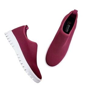 NWB Blondo Farrah Knit‎ Shoe in Wine Size 9